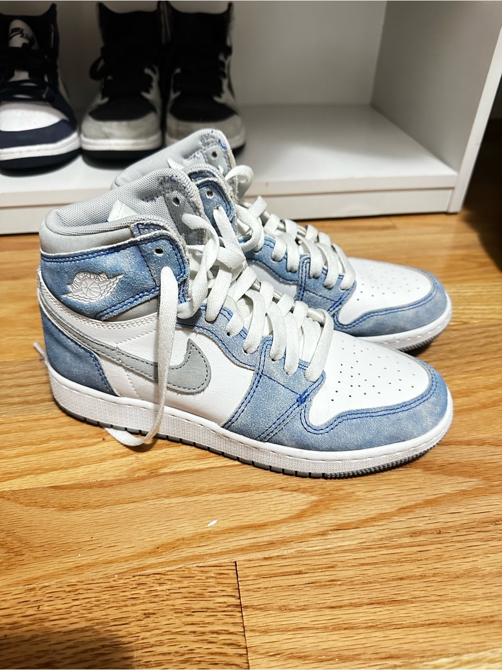 Nike Air Jordan 1 Hyper Royal